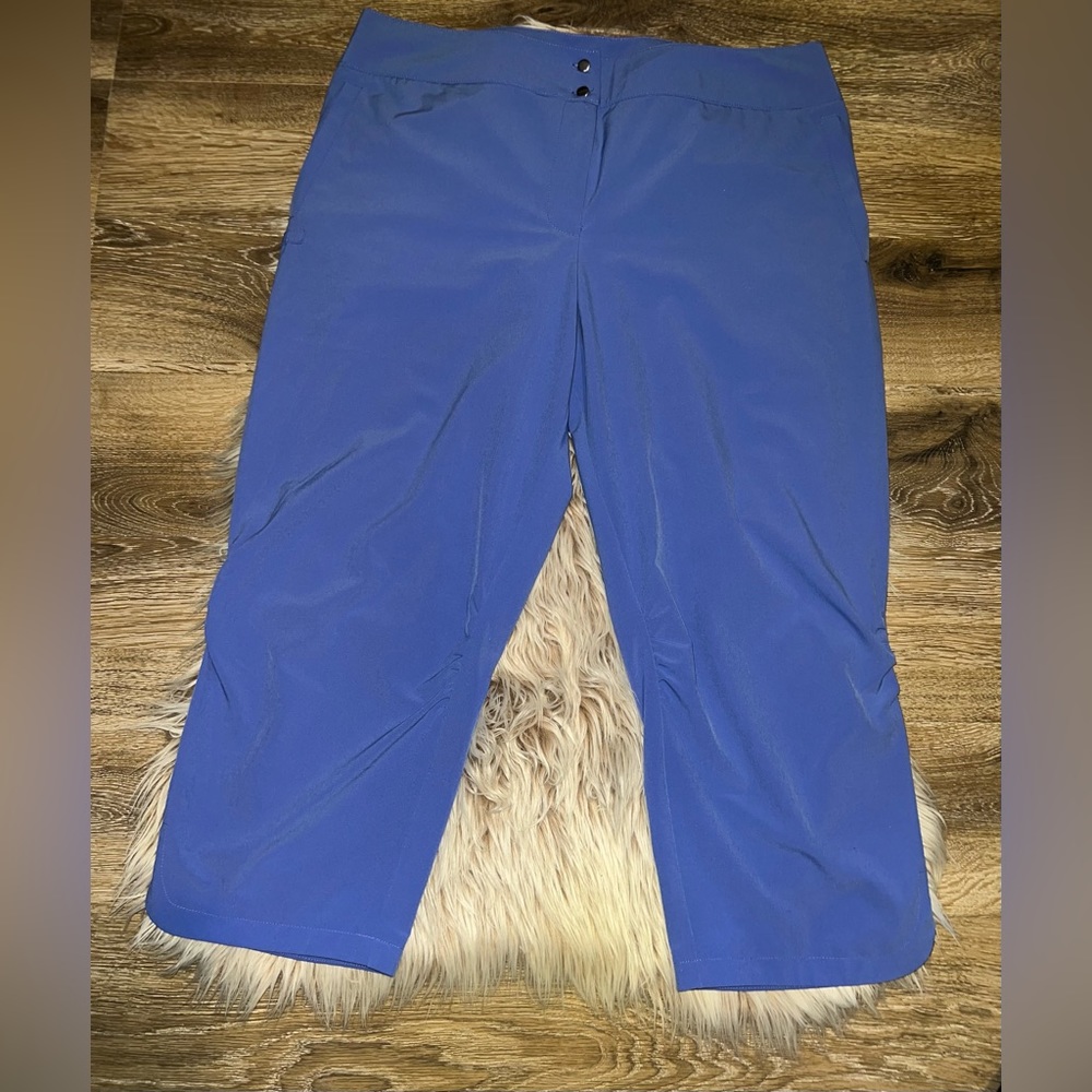 Zenergy golf by Chico’s  women’s capris pants